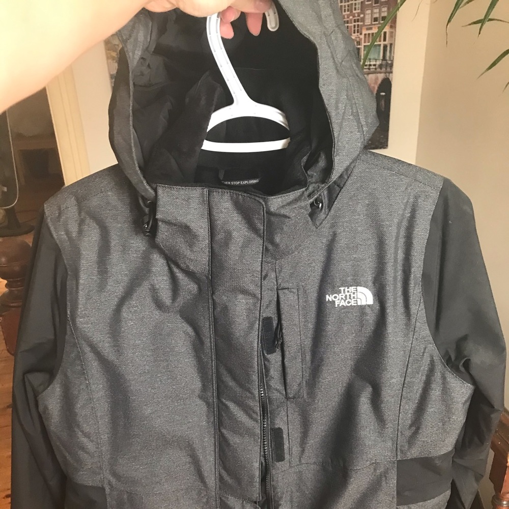 Women’s North Face jacket